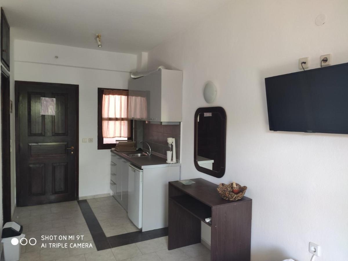 Elsa Apartments Pefkochori Bagian luar foto
